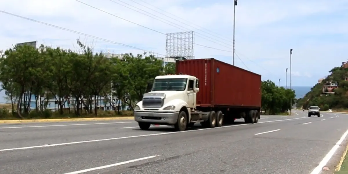 INTT restringe circulación de transporte de carga pesada durante fin de año