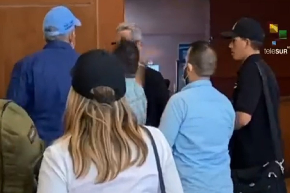 Rachid Yasbek y candidato de la MUD golpean a De Grazia frente a Isabel Santos (Video)